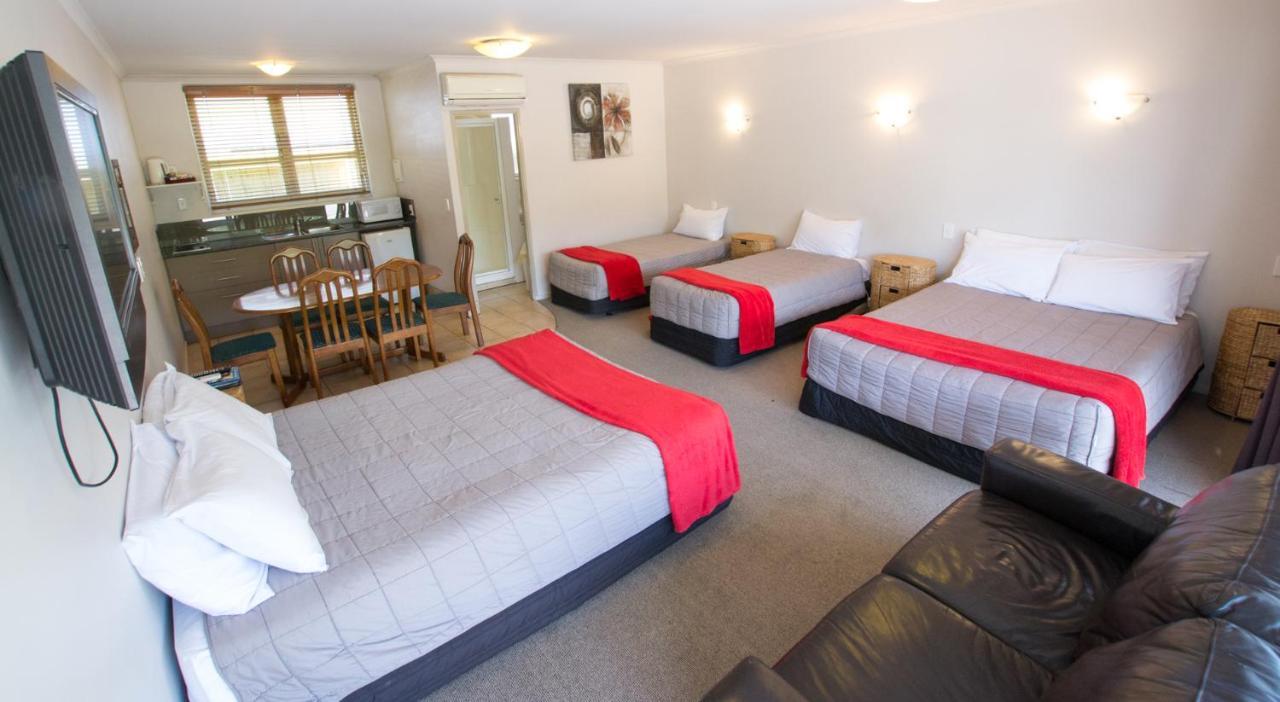 Absolute Lake View Motel Taupo Exterior photo