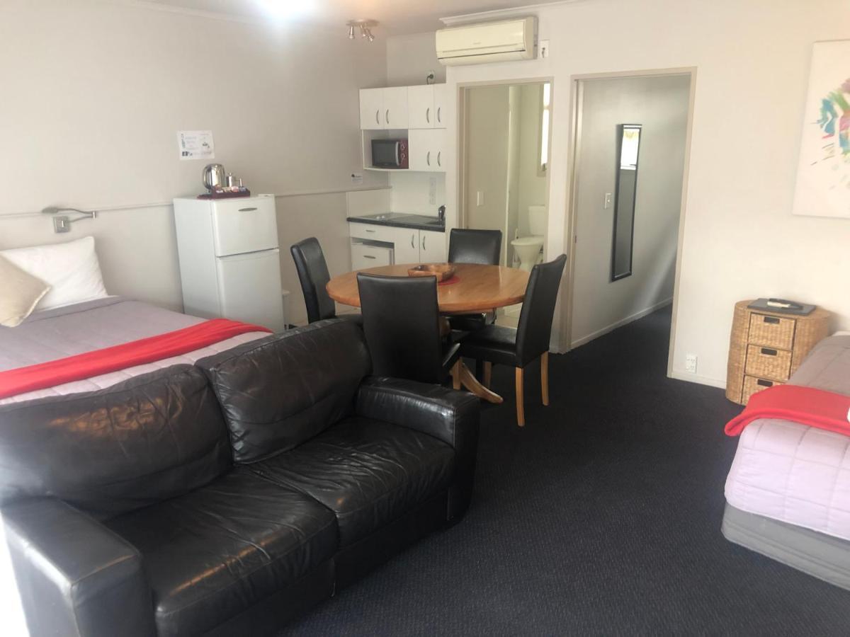 Absolute Lake View Motel Taupo Exterior photo