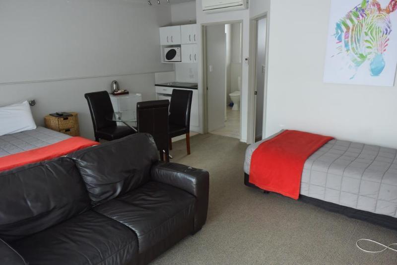 Absolute Lake View Motel Taupo Exterior photo