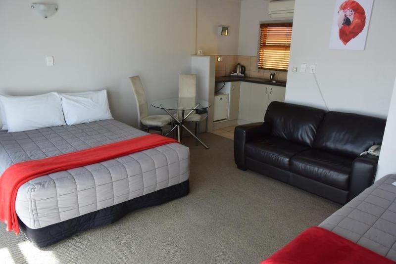 Absolute Lake View Motel Taupo Exterior photo