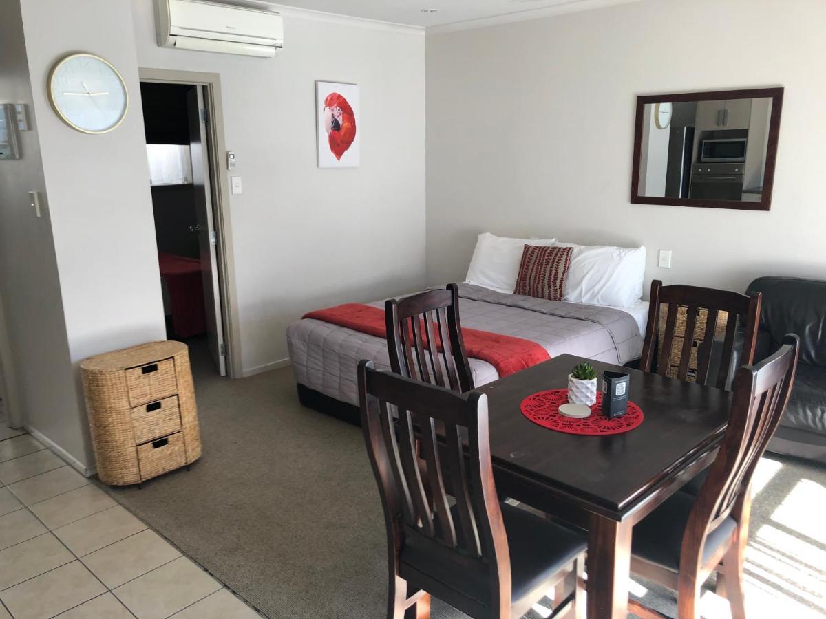 Absolute Lake View Motel Taupo Exterior photo